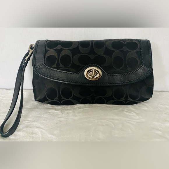 Coach Handbags - EUC - Coach Signature Jacquard Clutch Black